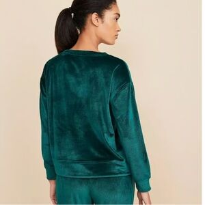 Elegant Teal Women's Crew Neck Sweater